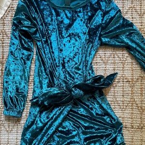 Emerald velvet short dress